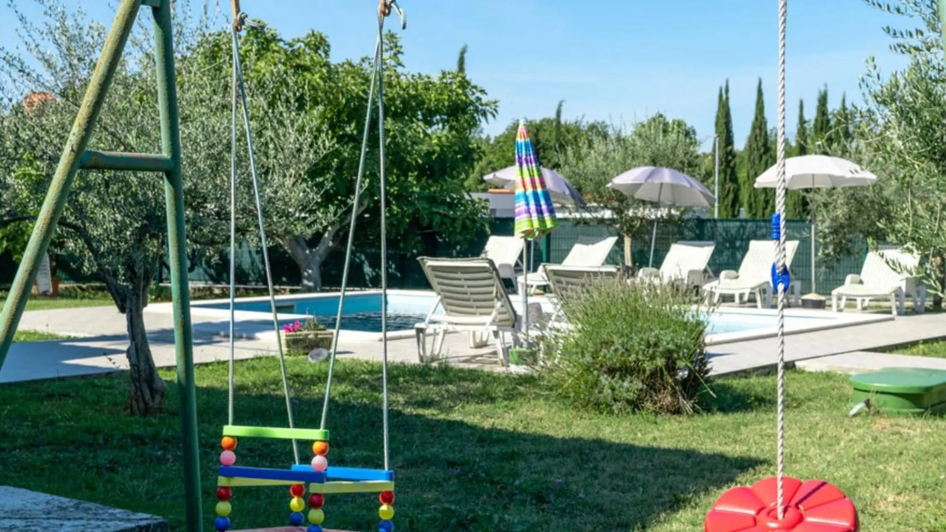 Breg Ivanovci - Three Bedroom Villa With Swimming Pool لابين